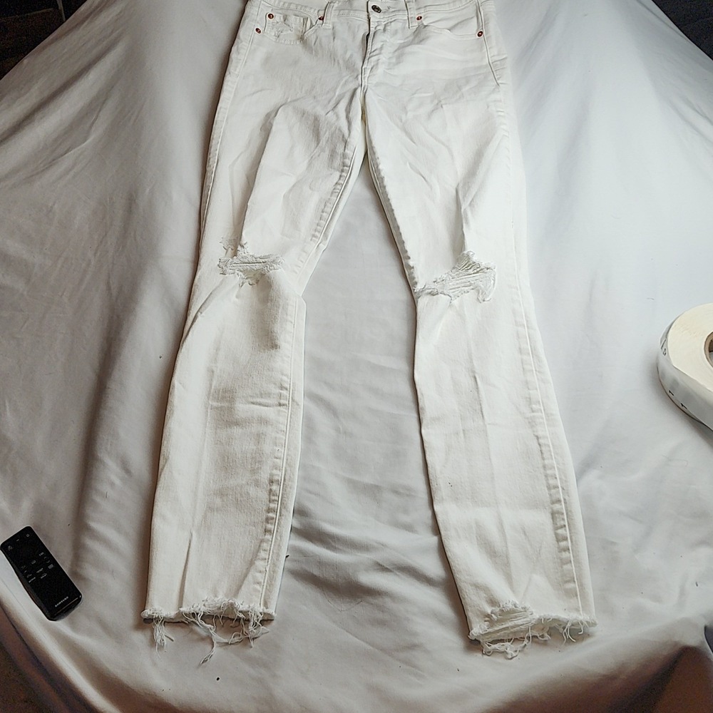 Gap True Skinny Distressed Jeans White Ripped Knee Women's Size 30
